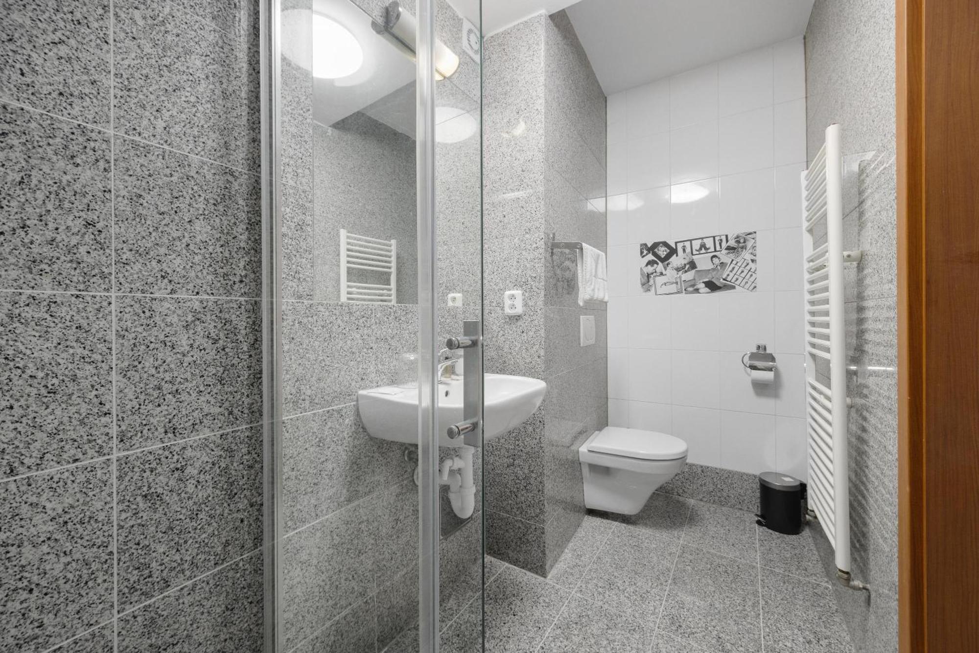Reverie - Dependance, Check-in At Metropolitan Star Bratislava