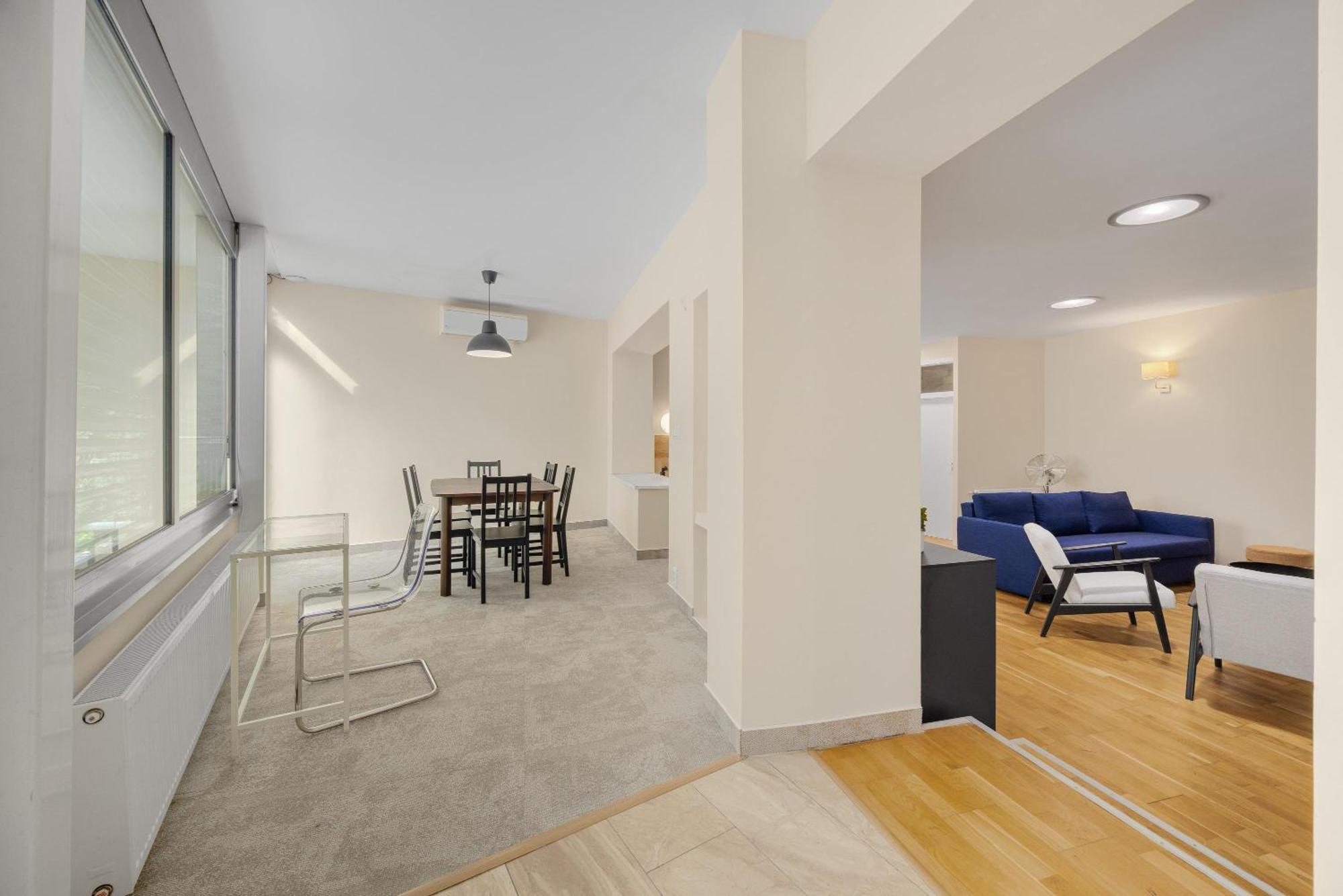Reverie - Dependance, Check-in At Metropolitan Star 3*