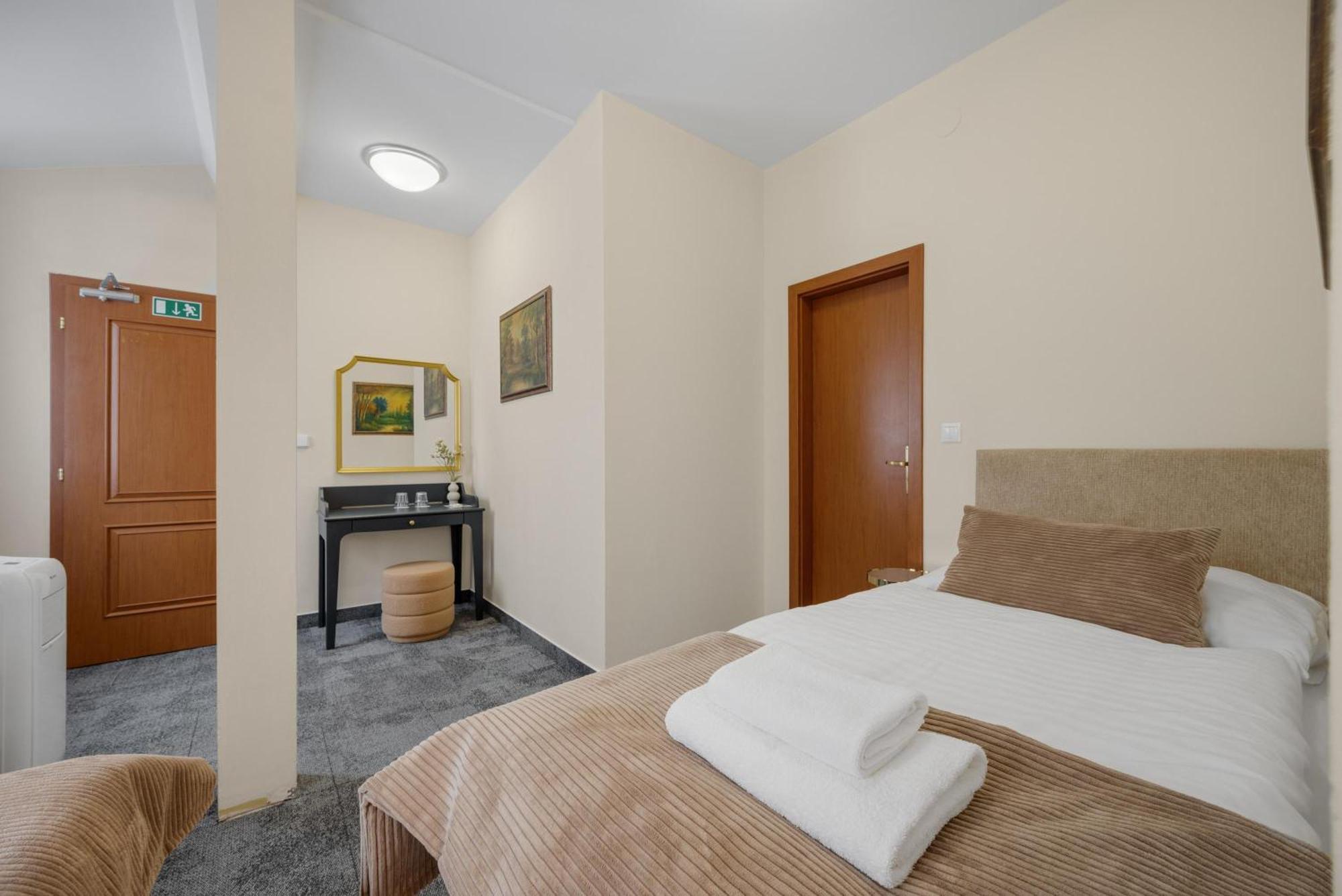 Reverie - Dependance, Check-in At Metropolitan Star 3* Bratislava