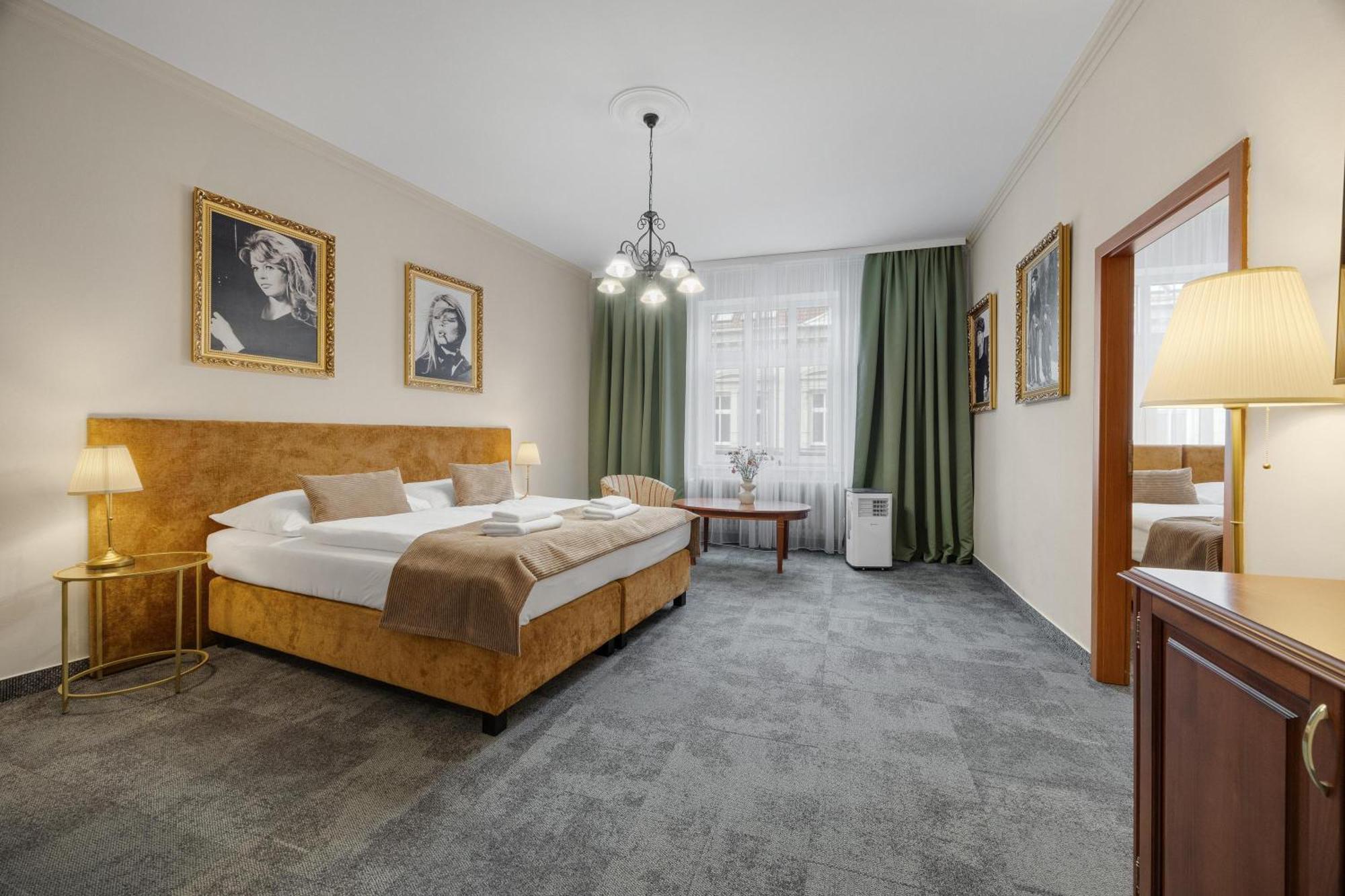Hotel Reverie - Dependance, Check-in At Metropolitan Star 3*