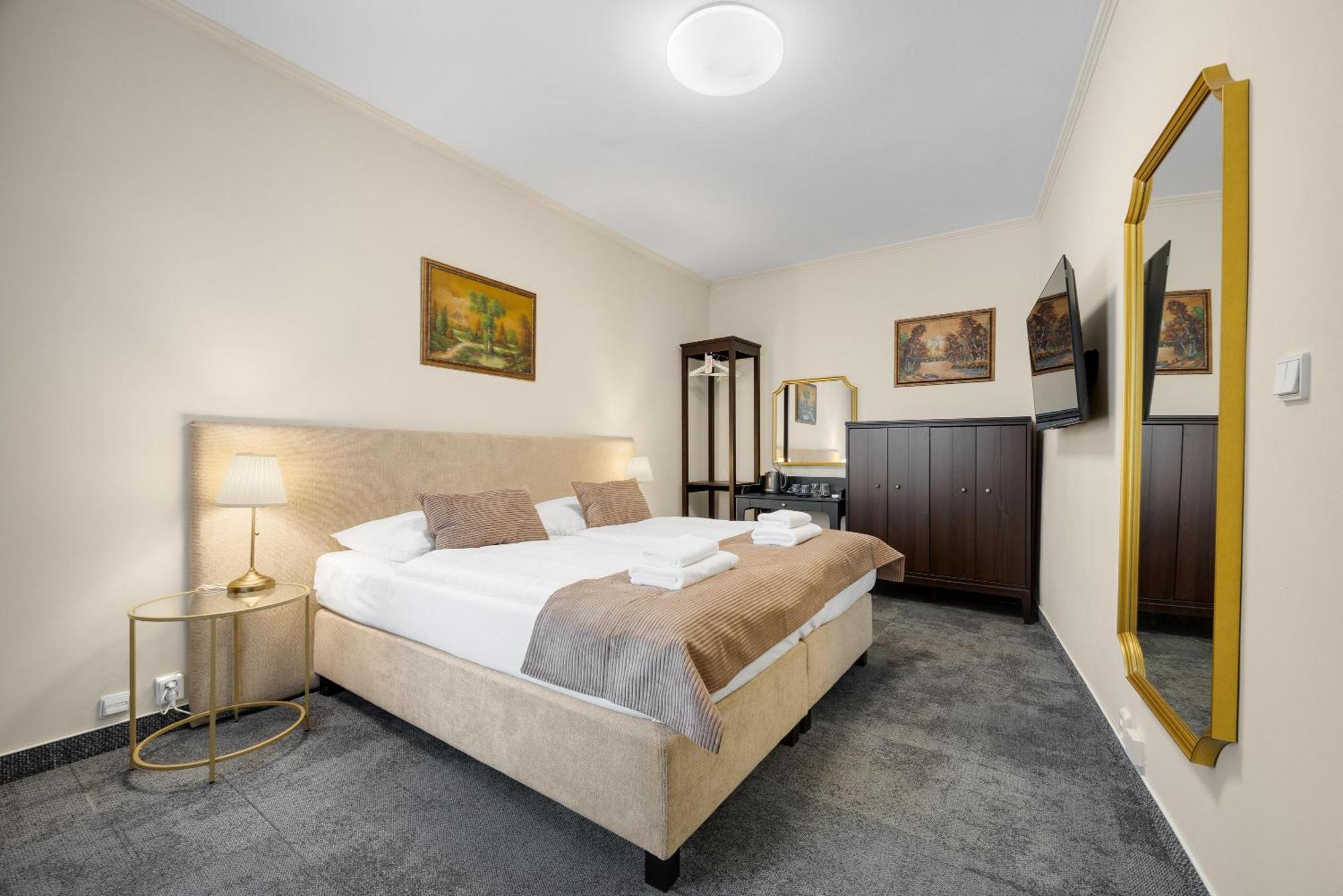 Reverie - Dependance, Check-in At Metropolitan Star Bratislava