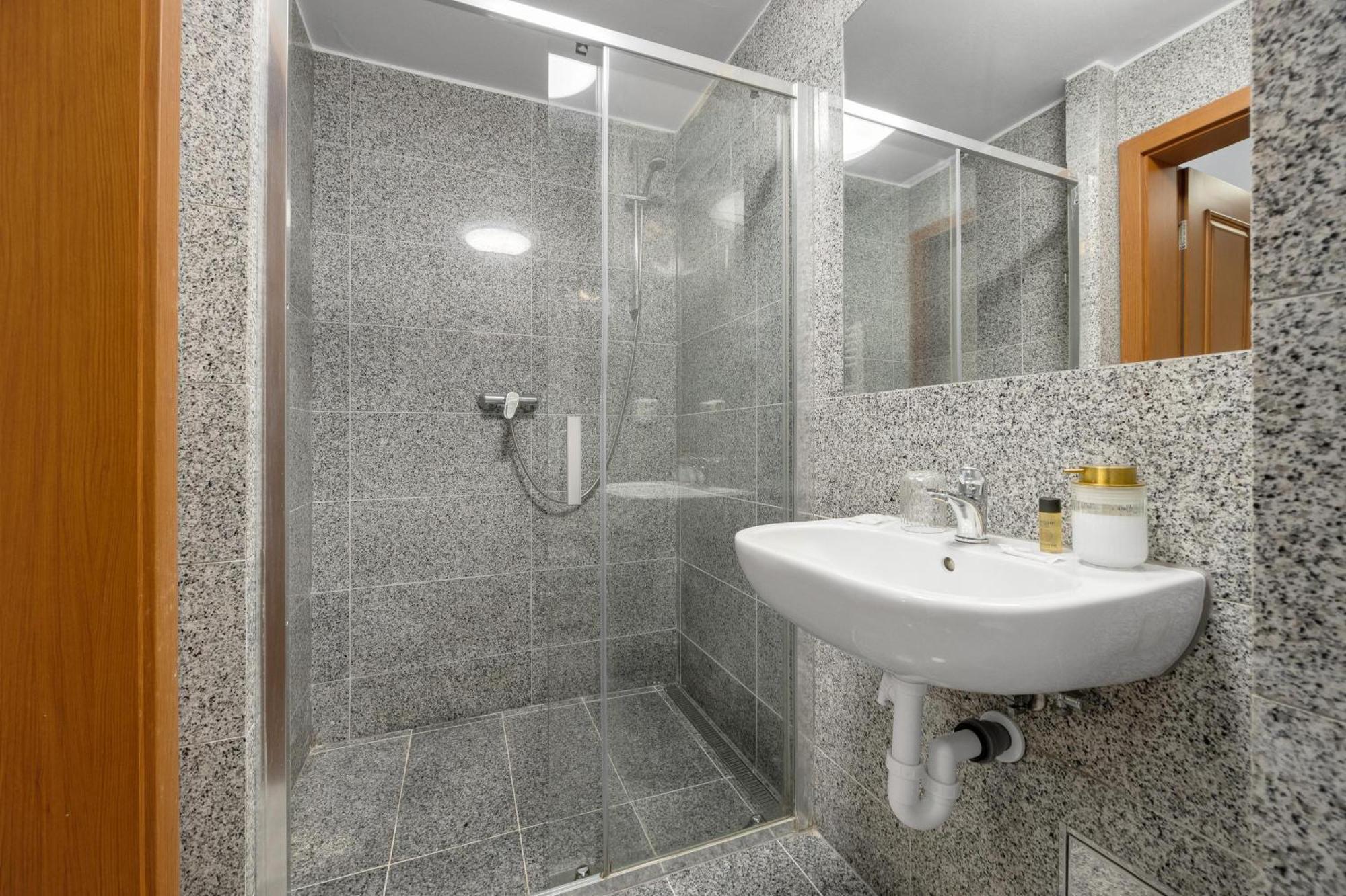 Reverie - Dependance, Check-in At Metropolitan Star Hotel
